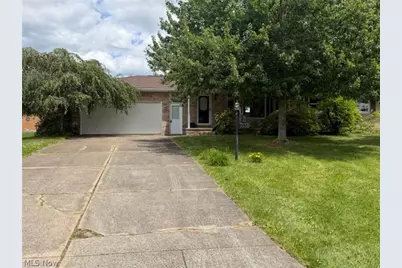1333 Clarence Street NW, Uniontown, OH 44685 - Photo 2