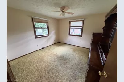 1333 Clarence Street NW, Uniontown, OH 44685 - Photo 8
