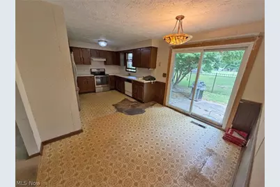 1333 Clarence Street NW, Uniontown, OH 44685 - Photo 6