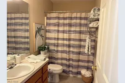 424 Harbor Ridge Lane, Fairport Harbor, OH 44077 - Photo 6