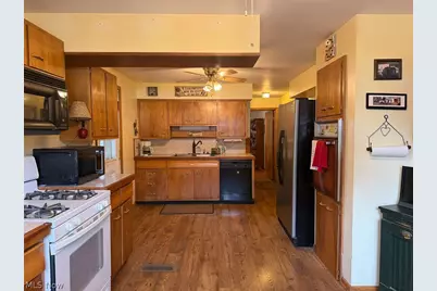 1810 Parkway Boulevard, Alliance, OH 44601 - Photo 10