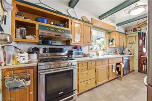 303 Cordelia St SW, North Canton, OH 44720 - Photo 12