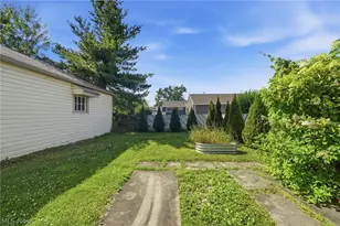 29963 Phillips Ave, Wickliffe, OH 44092 - Photo 32
