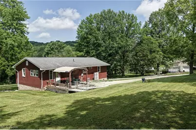 3931 Clay Drive NE, Dover, OH 44622 - Photo 4