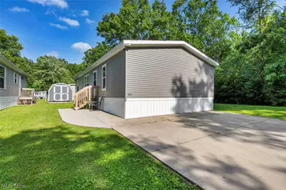 285 Westwoods, Amherst, OH 44001 - Photo 2