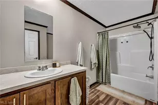 285 Westwoods, Amherst, OH 44001 - Photo 24