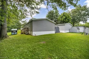 285 Westwoods, Amherst, OH 44001 - Photo 32