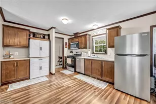 285 Westwoods, Amherst, OH 44001 - Photo 14