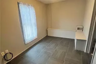 313 W 3rd St, Uhrichsville, OH 44683 - Photo 10