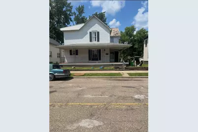 313 W 3rd Street, Uhrichsville, OH 44683 - Photo 2