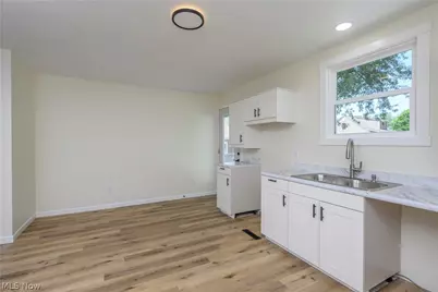 519 W Fike Avenue, Orrville, OH 44667 - Photo 10