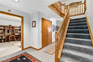 2660 S Medina Line Rd, Wadsworth, OH 44281 - Photo 8