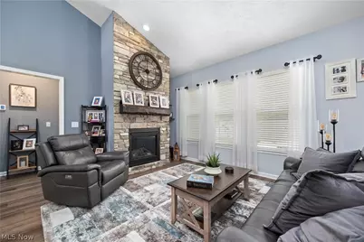 109 W Spring Drive, Elyria, OH 44035 - Photo 4