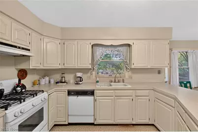 1667 Cadbury Street NW, Massillon, OH 44646 - Photo 14