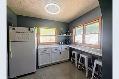 246 Hilliard Road, Elyria, OH 44035 - Photo 8