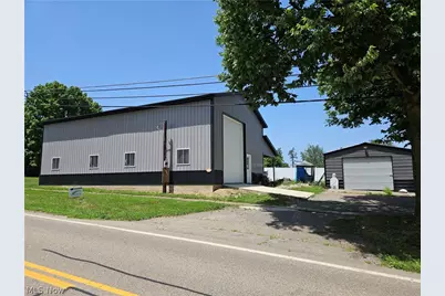 152 Liberty Street E, Martinsburg, OH 43037 - Photo 2