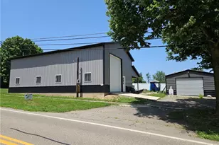 152 Liberty Street E, Martinsburg, OH 43037 - Photo 2