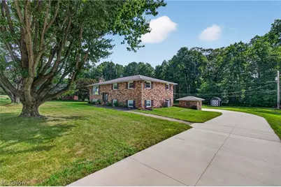 8494 E Wadora Circle NW, North Canton, OH 44720 - Photo 2