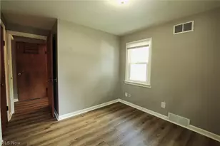 34 Kenmore Ave, Barberton, OH 44203 - Photo 18