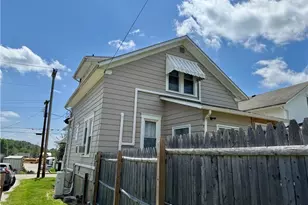 402 E Marietta St Manor, Woodsfield, OH 43793 - Photo 10