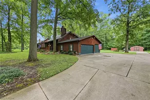 17369 Honeysuckle Ln, Columbia Station, OH 44028 - Photo 2