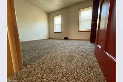 217 S Jackson Street, Youngstown, OH 44506 - Photo 8