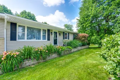 13452 Sunflower Avenue NW, Mogadore, OH 44260 - Photo 4