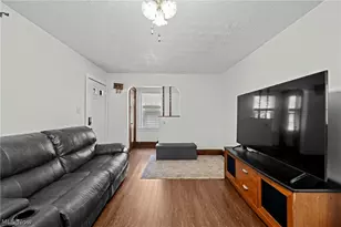 819 Keeney St, Akron, OH 44310 - Photo 10