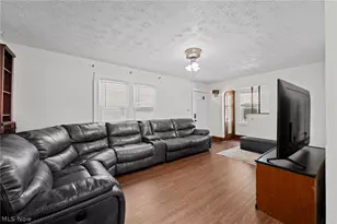 819 Keeney St, Akron, OH 44310 - Photo 6