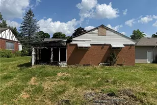 2573 San Pedro Dr, Youngstown, OH 44511 - Photo 2