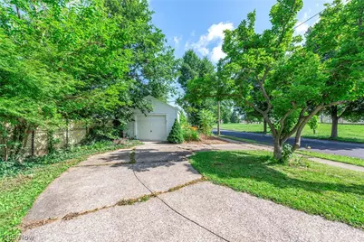 14404 Broxton Avenue, Loveland, OH 44111 - Photo 34