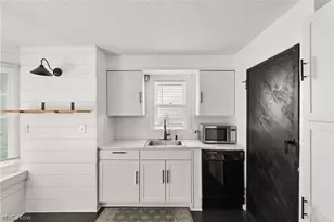 14404 Broxton Ave, Loveland, OH 44111 - Photo 8