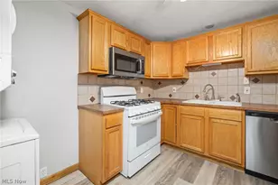 301 21st St NW, Massillon, OH 44647 - Photo 4