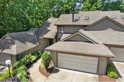 2180 Stone Creek Trail, Cuyahoga Falls, OH 44223 - Photo 2