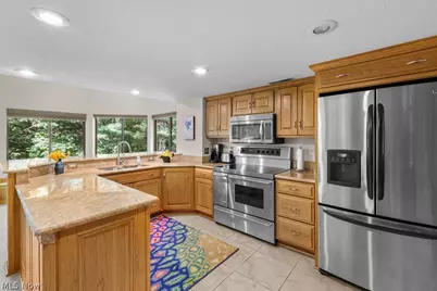 2180 Stone Creek Trail, Cuyahoga Falls, OH 44223 - Photo 12