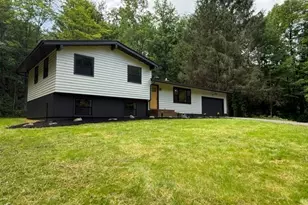 12173 Bradford Dr, Chardon, OH 44024 - Photo 2