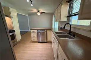 7682 Pinehurst Dr, Mentor on the Lake, OH 44060 - Photo 6