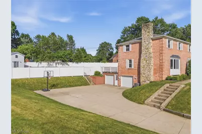1251 Grenada Drive NE, Canton, OH 44714 - Photo 4