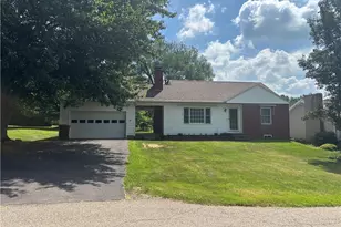 3110 Lookout Dr, Zanesville, OH 43701 - Photo 1