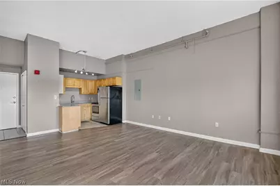 1900 Euclid Avenue #404, Loveland, OH 44115 - Photo 8