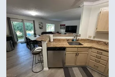 1411 Buckingham Gate Boulevard, Cuyahoga Falls, OH 44221 - Photo 8