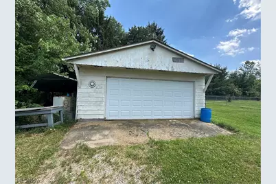 10056 Lawndell Road SW, Navarre, OH 44662 - Photo 2