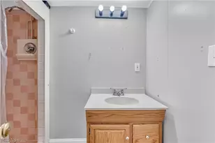 13702 Wainstead Ave, Loveland, OH 44111 - Photo 16