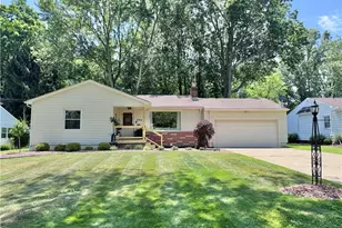 145 Village Blvd, Canfield, OH 44406 - Photo 2