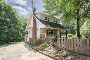 1539 Overlook Dr, Akron, OH 44314 - Photo 2
