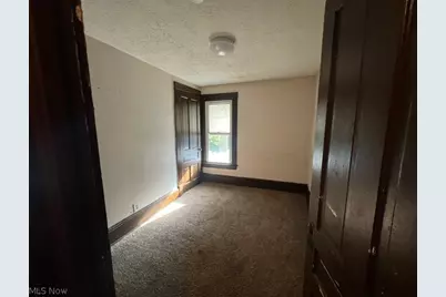 2407 Livingston Avenue, Lorain, OH 44052 - Photo 8
