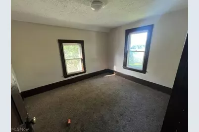 2407 Livingston Avenue, Lorain, OH 44052 - Photo 10