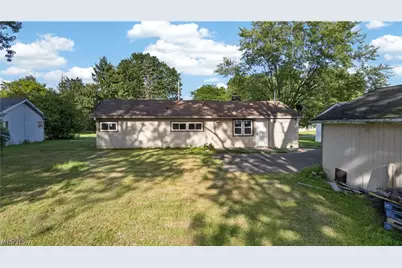 2476 Amberly Drive, Youngstown, OH 44511 - Photo 28
