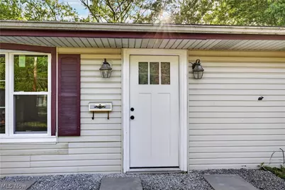 2476 Amberly Drive, Youngstown, OH 44511 - Photo 4