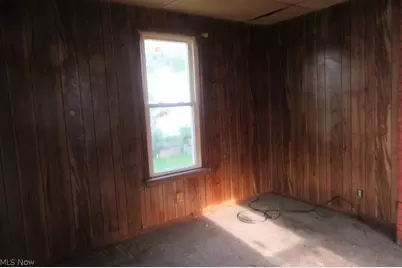 176 E Maryland Avenue, Sebring, OH 44672 - Photo 6